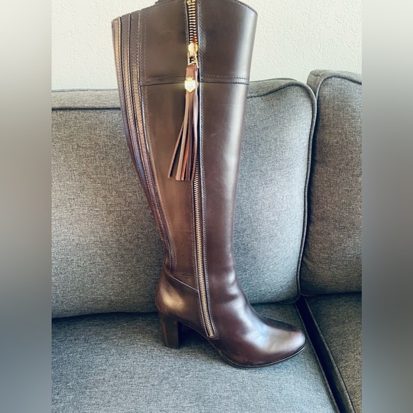 High end Fairfax and Favor Regina riding boot. Beautiful, never worn. - Picture 2 of 3